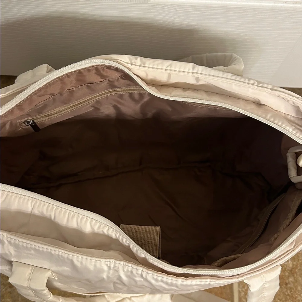 Bagsmart Cream Quilted Tote Bag Lightweight Laptop Adjustable Strap Pockets - Picture 5 of 11